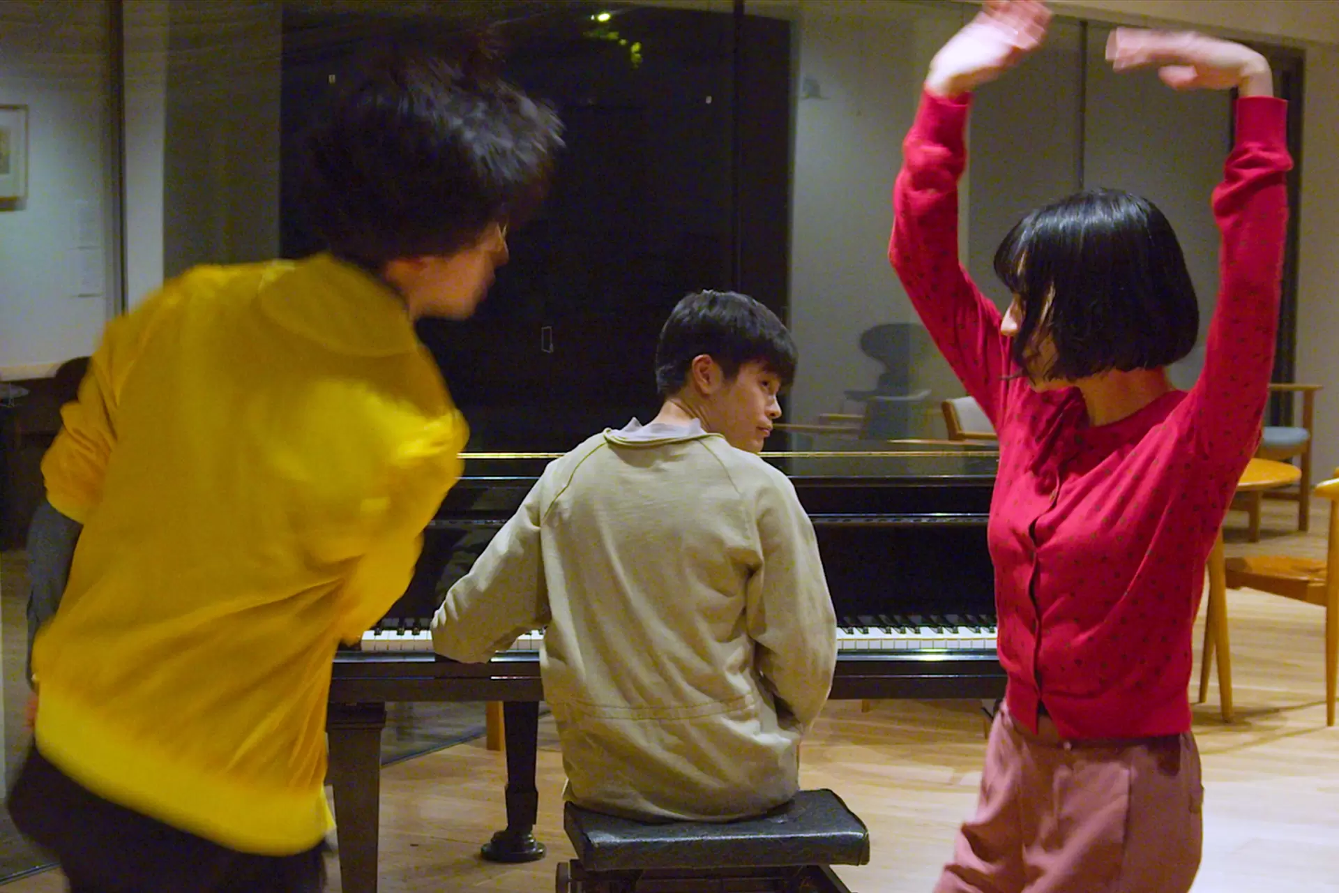 Waiting for the Pianist...-Image